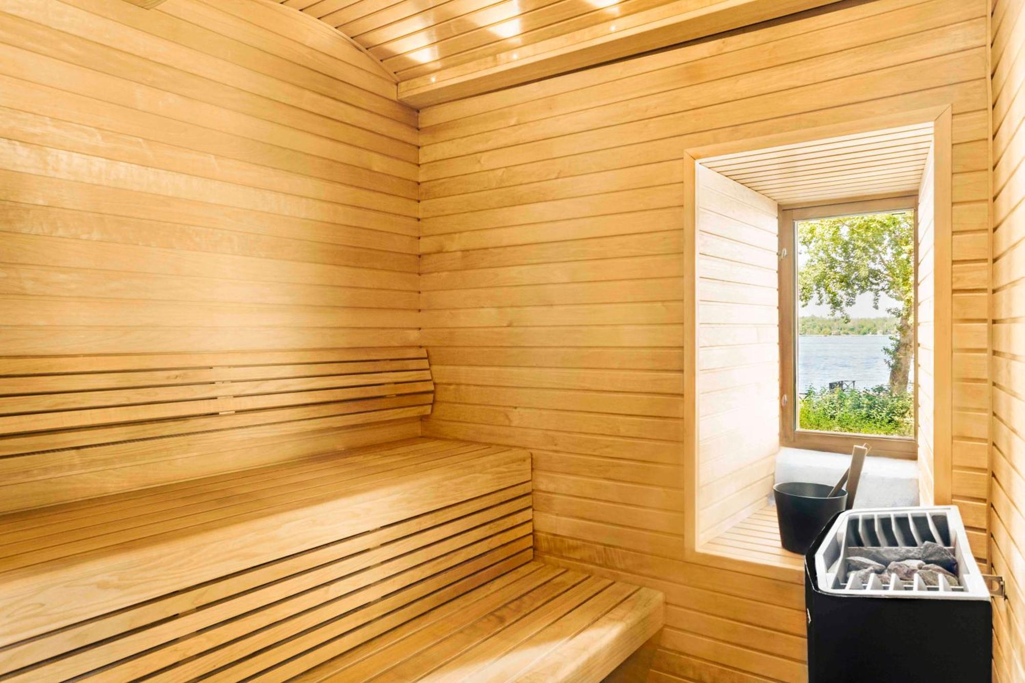 Hotel J, Stockholm, A Member Of Design Hotels Нака Екстериор снимка